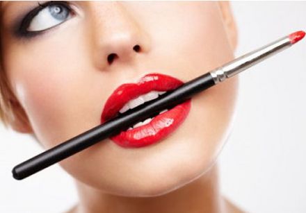 Comment épaissir la lèvre supérieure?